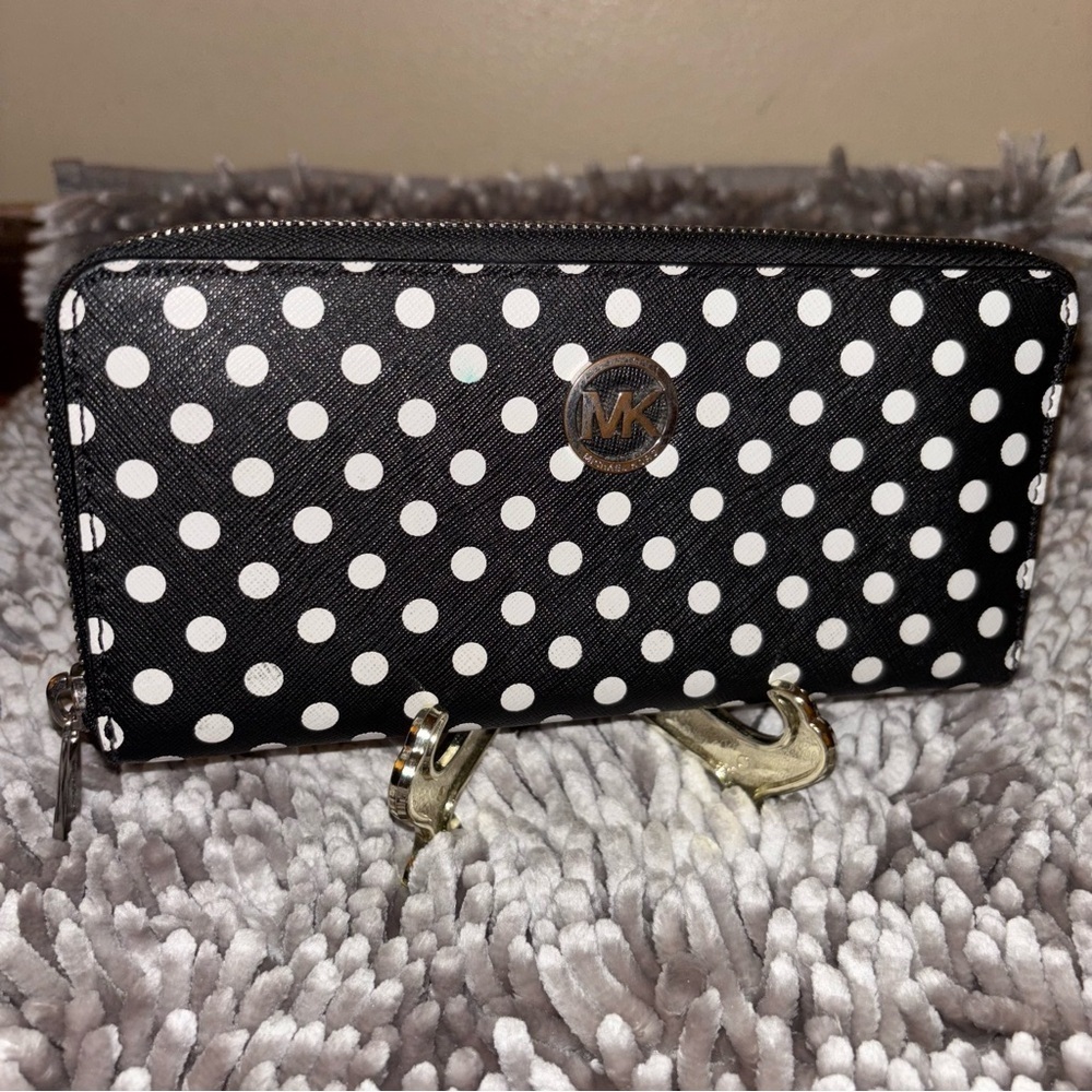 Michael Kors Fulton Black and White Polka Dot Saffiano Leather Wallet - Picture 1 of 6